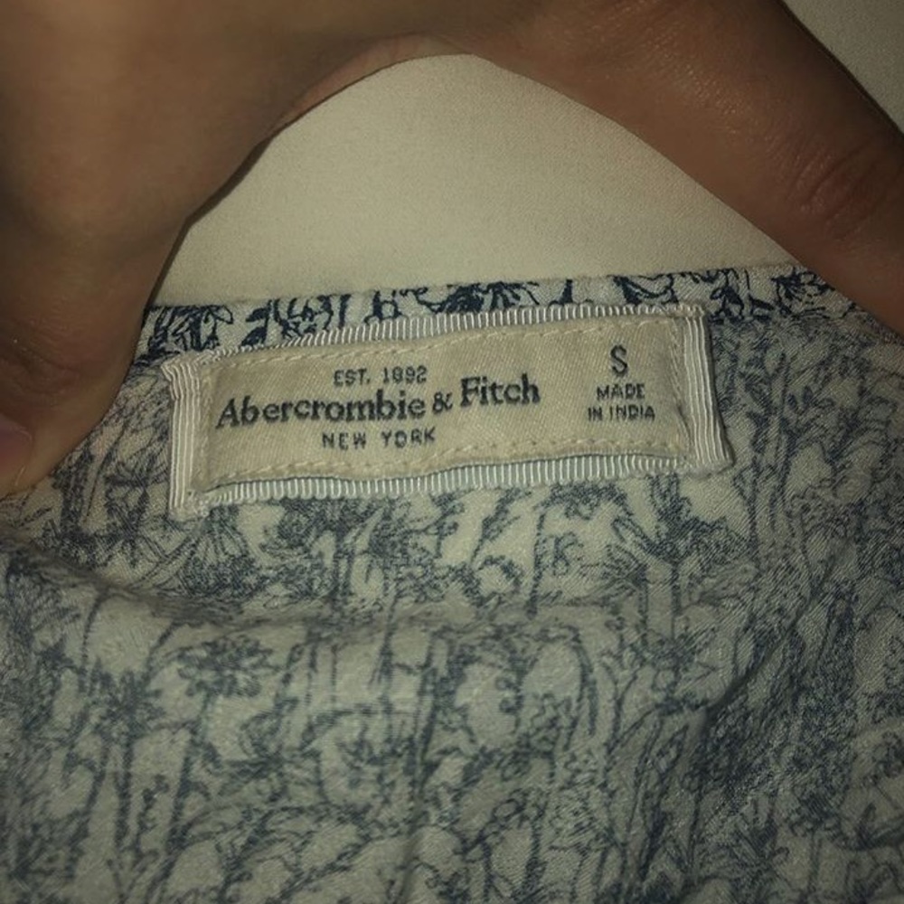 ✅ NWOT BLUE & WHITE ABERCROMBIE & FITCH TANK TOP - Picture 4 of 5